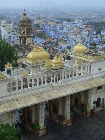 Udaipur ist nicht nur pink oder blau, nein auch gelb!