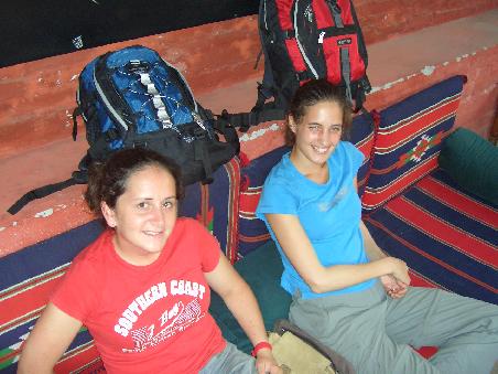 Liz and Eloise - vor ihrem Mount Everest Basecamp Trip!