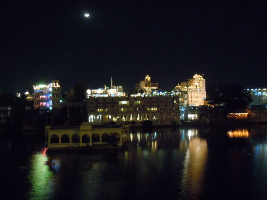 Abendlicher Blick von der Dachterrasse