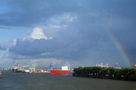 Ausfahrt aus dem Hamburger Hafen