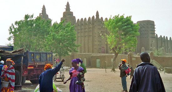 vor der grossen Moschee