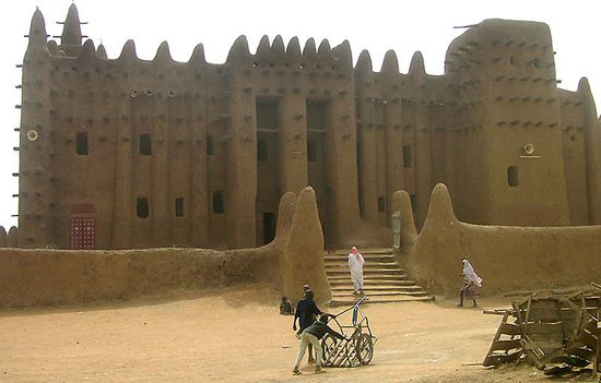 Grosse Moschee von Djenné seitlich