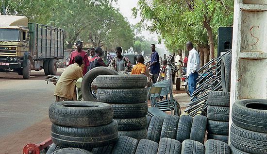 Hier kauft man Ersatzreifen, wenn man einen Platten hat... ich glaube, es war in San