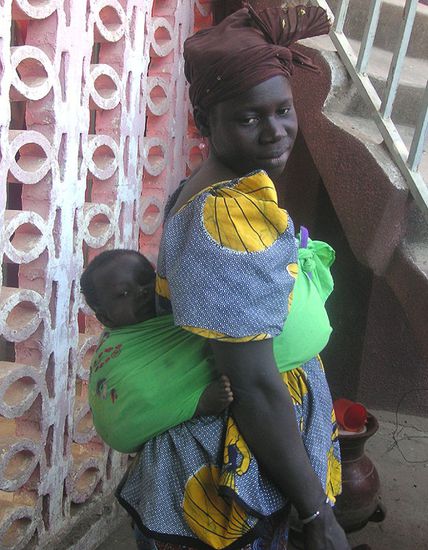 Besuch von Frau mit Baby