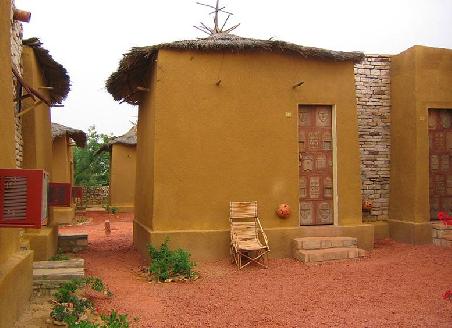 Hotel Ambedjele bei Mopti im Dogonstil
