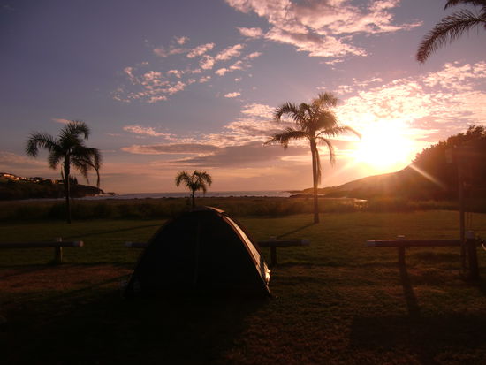 Sonnenaufgang ueber dem hervorragend organisierten Campingplatz in Kiama.