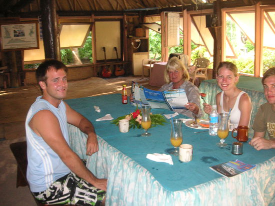 Essen gab es in der Gemeinschaftsbure.