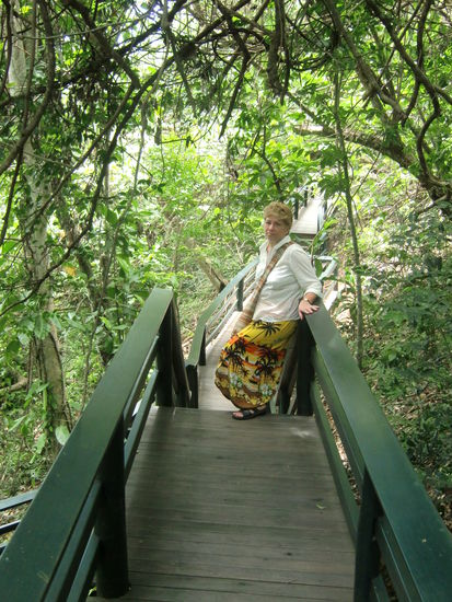 Suse im Dschungel des Vogelparks.