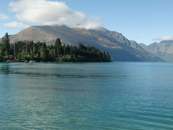 Der Lake Wakatipu vom Schiff aus. 