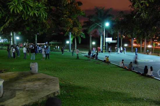 Basketball zehn Mann auf zwei Körbe. Die Stimmung war so entspannt... 