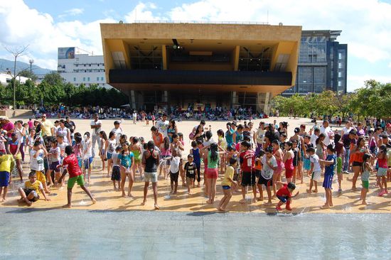 Im Hintergrund das Casa de la Musica
