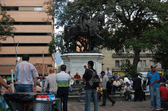 Simon Bolivar und auf den Stufen der Straßenprediger