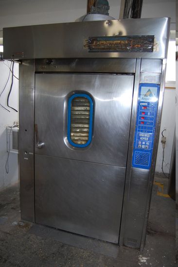 Hier kommts rein: In den Backofen mit ca. 180 Grad.