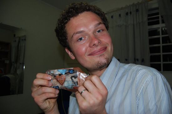 Mmm...Schokolade aus Österreich, die es bis nach Kolumbien geschafft hat (etwas verformt).
Danke Christina!