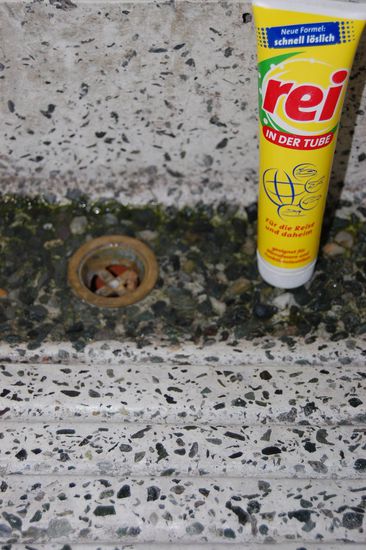 Danke liebe Oma in Bad Steben für das Rei in der Tube! Du hast es nicht gebraucht, aber wir benutzen es jede Woche zum Waschen unserer Wäsche! 