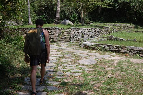 Stefan hat endlich die Kokosnuss aufbekommen! Mmhhh, war voll lecker!