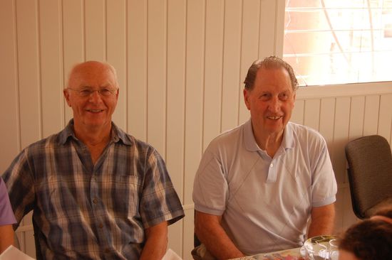 Dan und Irwin, der mit 83 noch wie ein Turnschuh um die Welt reist! 