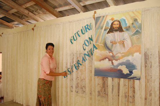 Letzte Arbeiten an der Dekoration (Lilian)