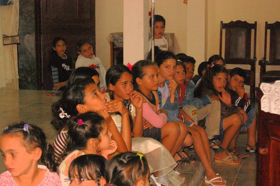 Die Kinder hörten immer alle ganz gespannt zu. 