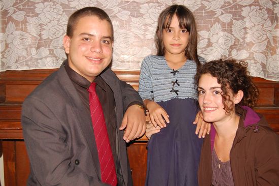 Mimi mit Roberts beiden Kids.