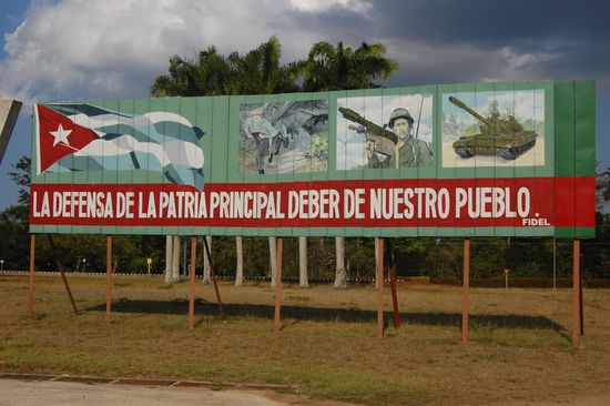 "Unser Volk schuldet die Verteidigung des Patriotismus!" ...oder so 