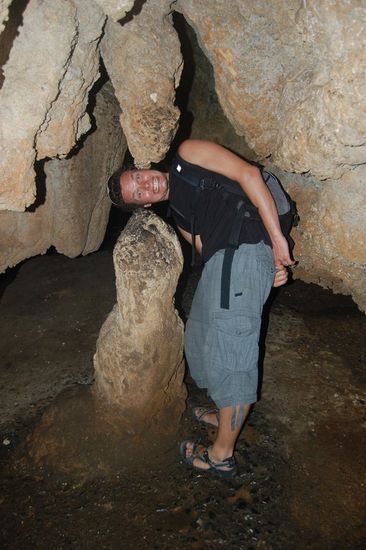 ...und überall hängen Stalaktiten und stehen Stalagmiten herum.
