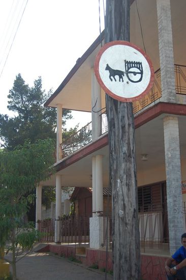 Solche Verkehrsschilder wären in unseren Breiten nicht mehr denkbar 