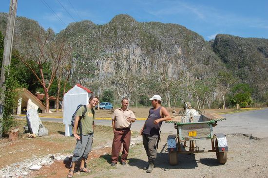 Jesus in der Mitte und rechts von ihm der nette Bauer, den er uns für eine private Höhlentour vermittelt hatte.