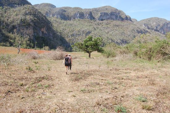 ...und weiter zu den Bergen im Hintergrund.