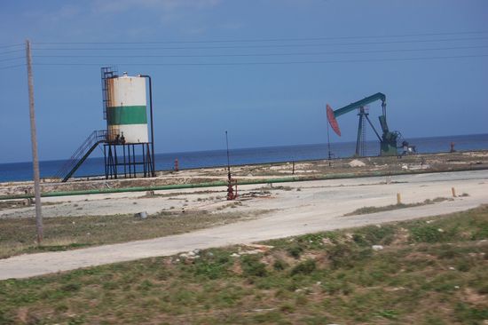 Vorbei an diversen Pumpen noch in der Nähe von Havanna...