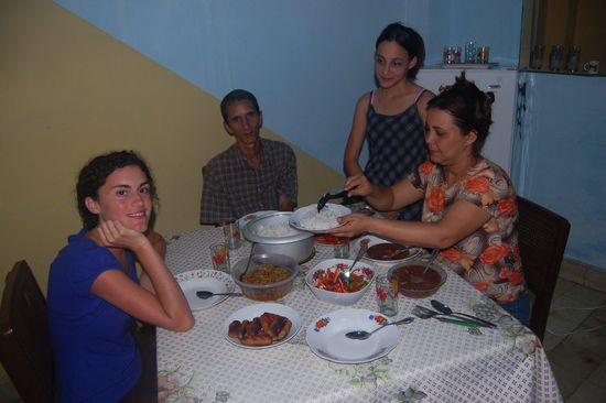 Erstes Abendessen bei Luisa, Ariel und ihrer Tochter Sandra