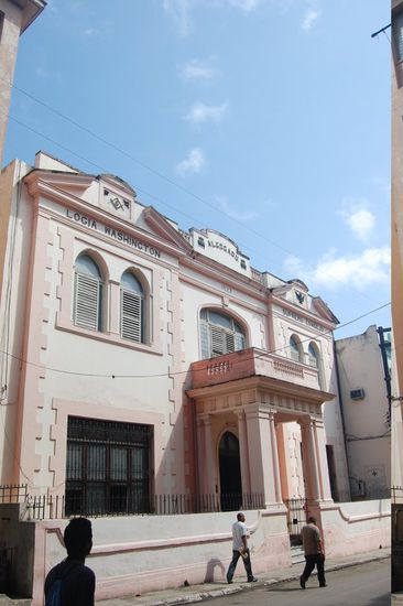 Zufällig sind wir an diesem Freimaurertempel vorbeigekommen. Der nette Herr hat uns dann erklärt, dass es der Älteste seiner Art in Kuba ist und wir hatten noch ein interessantes Gespräch über Gott und die Welt. 