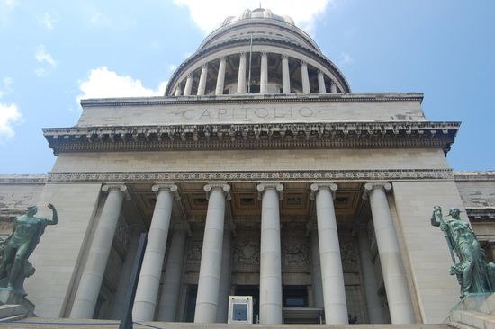 Das mächtige Kapitol - war leider wegen Renovierung geschlossen...
Schade! Party!  