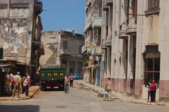 Dieser Hintern eines Ford LKW inspirierte mich, Ausschau nach alten Ford Modellen zu halten.