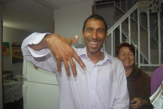 Und Abuelita ("Omachen") im Hintergrund hat Spaß 