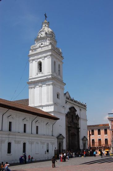 Gleich nebenan Platz und Kirche der Dominikaner.