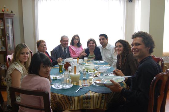 Mittagessen bei der sehr lieben Familie aus der Gemeinde. 