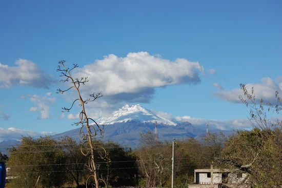 Der Vulkan Cotopaxi mit 5.897m (Aussicht von unserer Terasse)
