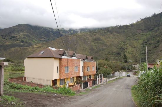 Das linke Haus ist das unserer Couchsurfingfreunde Daniel und David, wo wir fünf Tage gewohnt haben.