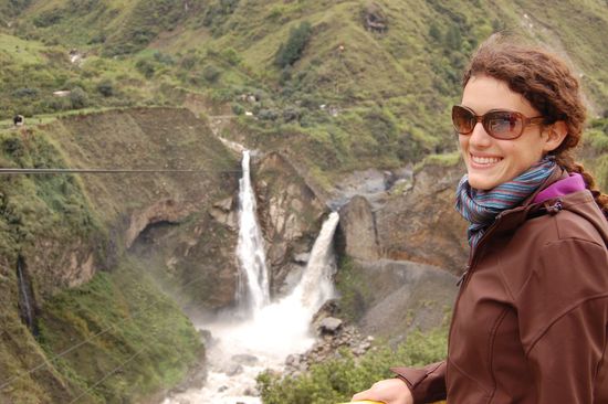 Zwei der vielen Wasserfälle auf unserer Strecke - wir machten eine Pause um mit einer "Tarabita" (Gondel in Form eines Metallkäfigs) auf die andere Seite zu gelangen.