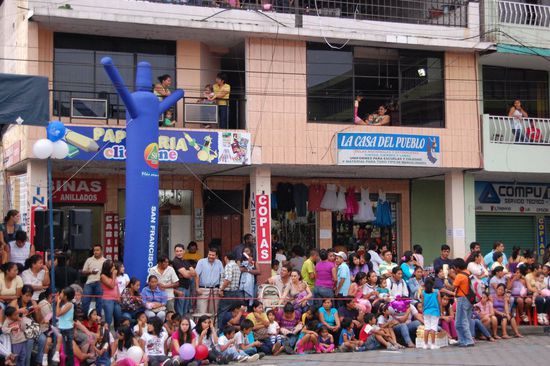 COPIAS - solche Schilder sieht man hier überall (weil die Behörden auch für alles tausende Kopien wollen) 