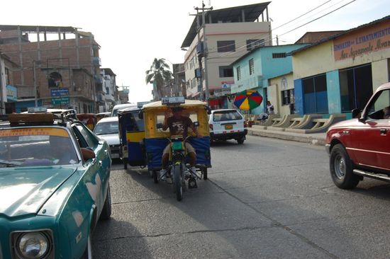 Mototaxi - mit so einem sind wir auch an der Grenze zum Immigrationsbüro gefahren worden.