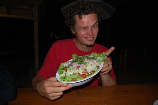 Abends im Hostel in Mancora gabs immer Salat...