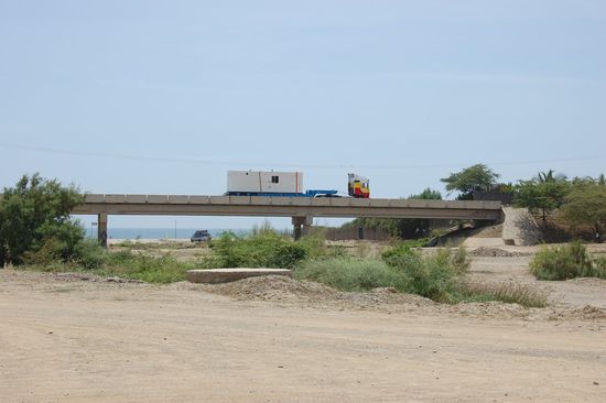 Panamericana, auf der auch mal ein Lastwagen donnert.