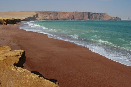 Playa roja (der rote Strand)