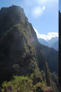 Die extrem steile Flanke des Huayna Picchu, wie kann man da hochkommen?