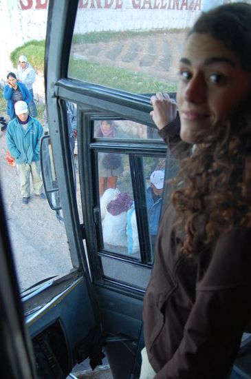 ...und zehn Minuten nach dem Aufwachen in der früh um halb sieben scheint unser Busfahrer eingeschlafen zu sein und es gab einen lauten Knall.