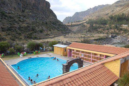 Ein heißes Thermalbad, genial in dieser Höhe bei sehr viel kühleren Temperaturen als in Österreich im Moment.