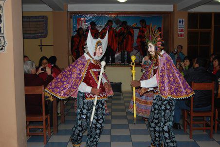 Am Abend haben wir zwei dann in einem Folklorerestaurant mit typischen Tänzen und Musik typisch arequipeñische Köstlichkeiten gegessen.