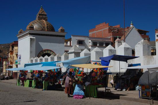 Copacabana - ein ganz nettes Dörfchen (das erste bolivianische nach der Grenze)